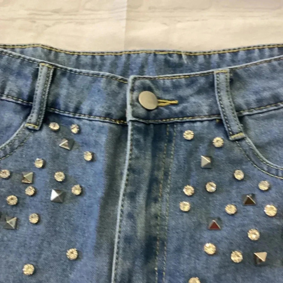 SOLD OUT***********Rhinestone & Rivet Decor Denim Shorts ((Color:Blue)(PREOWNED) - Picture 2 of 7